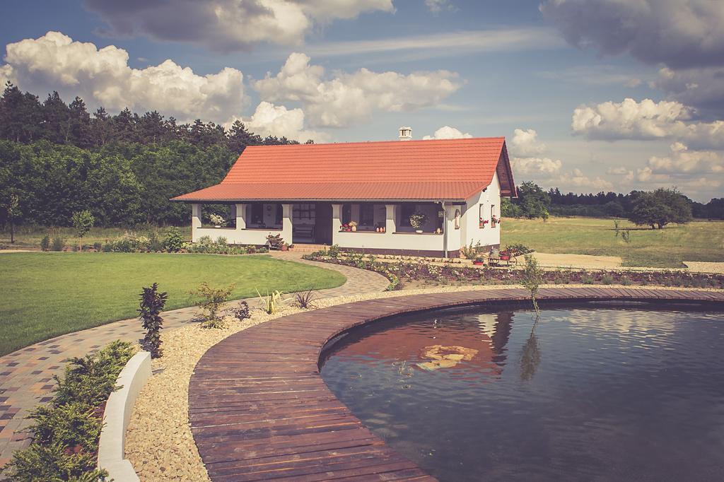 Deak Udvarhaz Hotel Kakucs ภายนอก รูปภาพ
