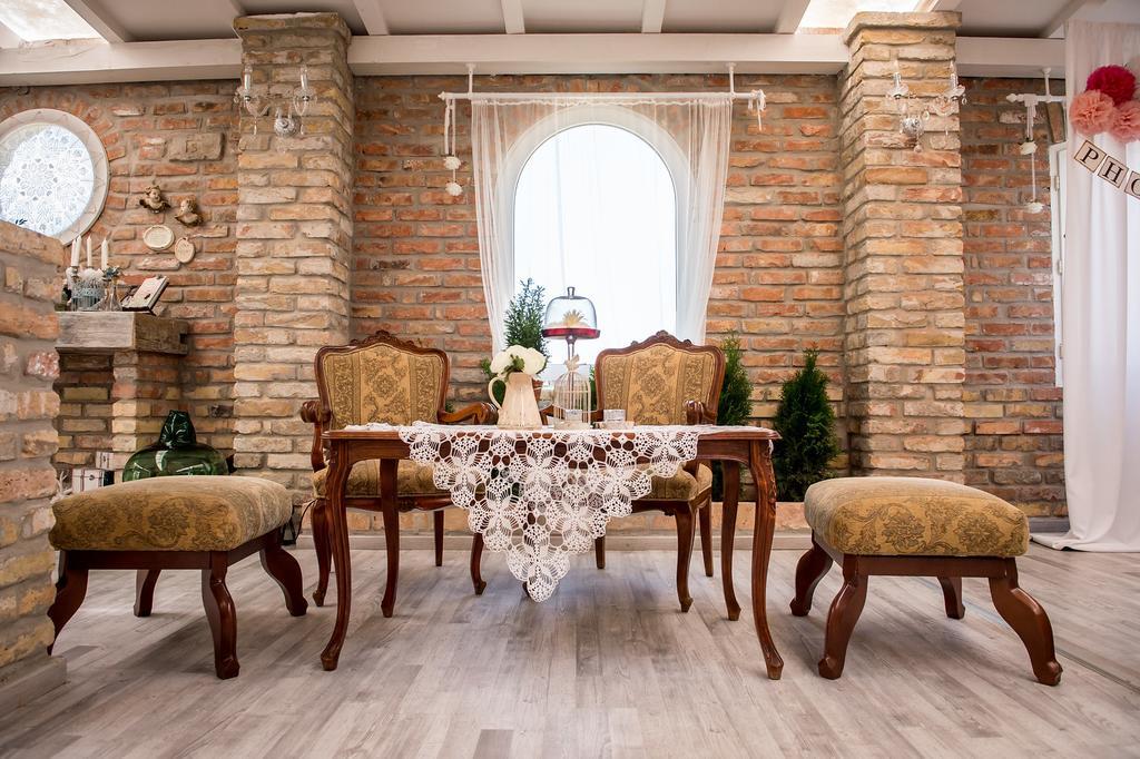 Deak Udvarhaz Hotel Kakucs ภายนอก รูปภาพ
